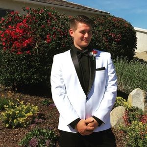 Meet your Posher, Connor